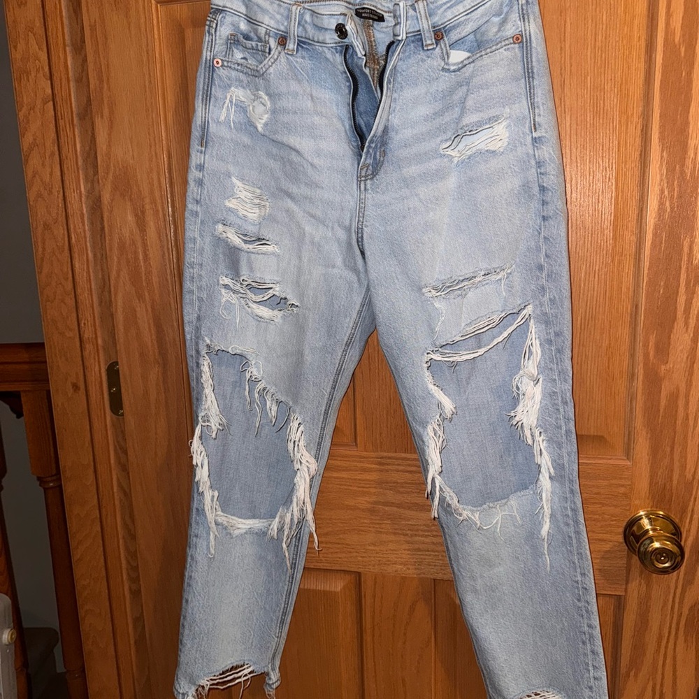 American Eagle size 6 mom jeans